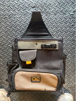 CLC hand tool bag with under pocket