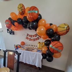 Balloon Garland $65 2 Colors