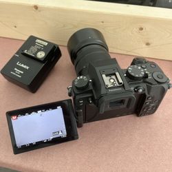 Lumix  G7