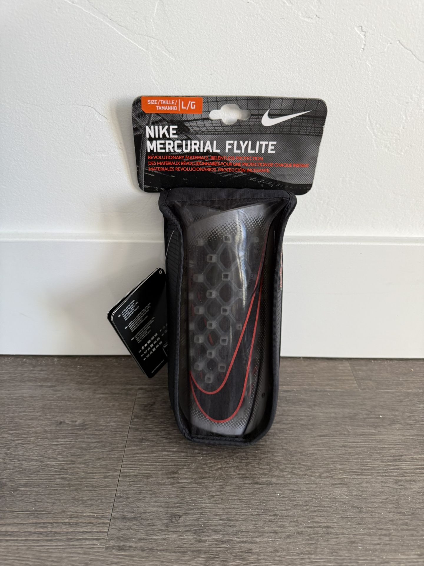 NIKE SHIN GUARDS