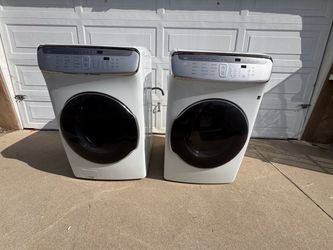 Samsung flex Front Load Washer and gas Dryer Set
