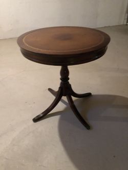 Vintage mid 1900s claw feet side table