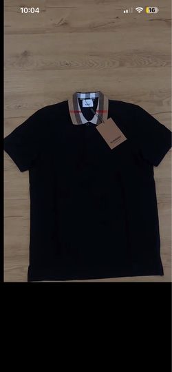 Burberry polo size Medium