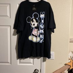 Size 2XL Disney Mickey Mouse T-Shirt New.