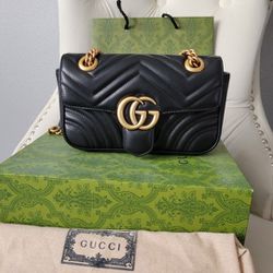 GG  Black Bag GG Small Marmont / Box & Dust Bag 