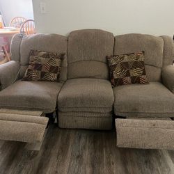 Sofa Reclinable Manual No Electric.