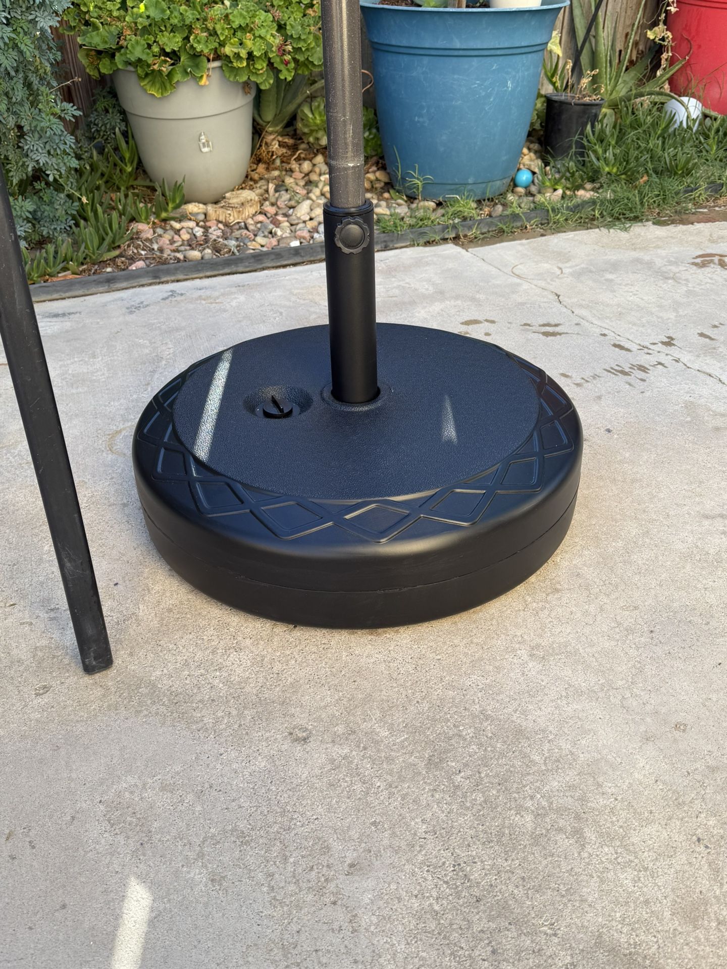Patio Umbrella Base - Round Plastic- Water Or Sand Fill