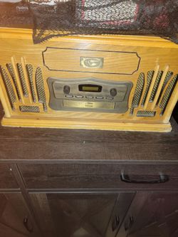 Spirit of St. Louis 3-in-1 Turntable, CD Player, and Cassette Deck