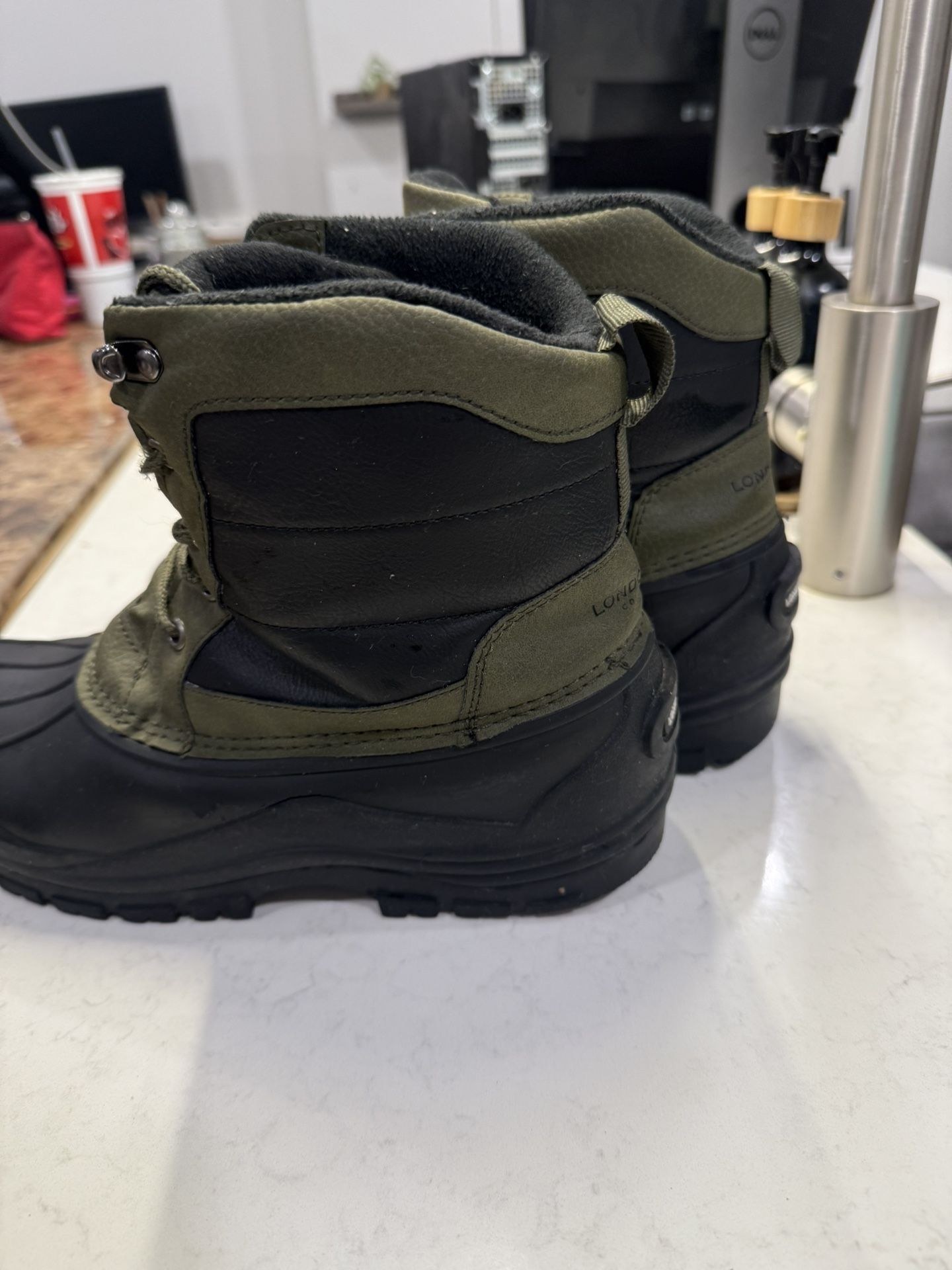 London Fog Men’s Winter Snow Boots – Size 8M – Insulated & Waterproof