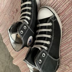 Converse Junior Size 6