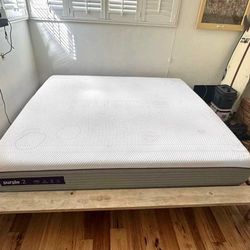 KING SIZE PURPLE MATTRESS WITH WOOD FRAME