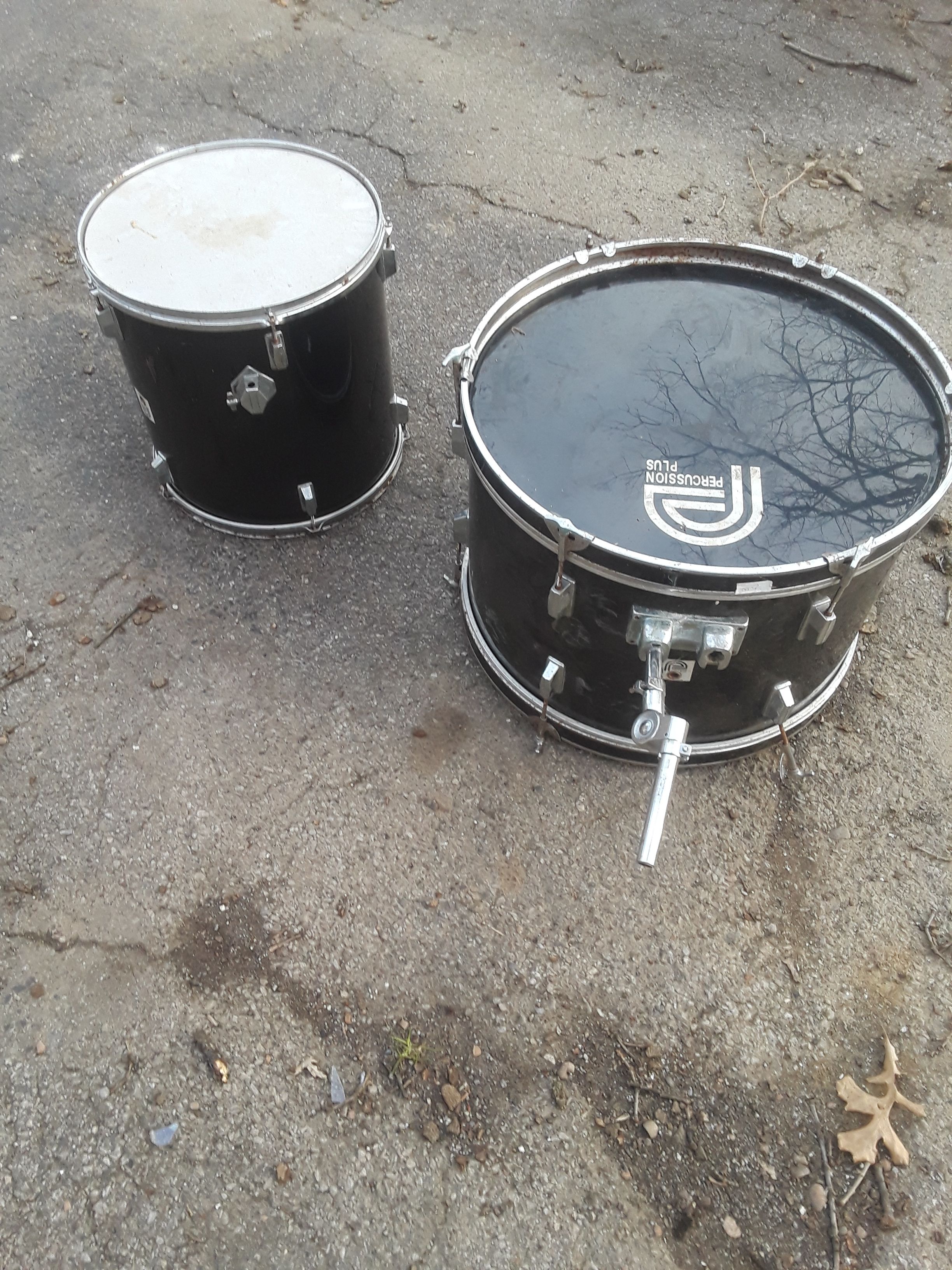 drum set of 3