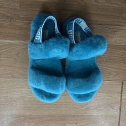 Ugg Slippers Size 8