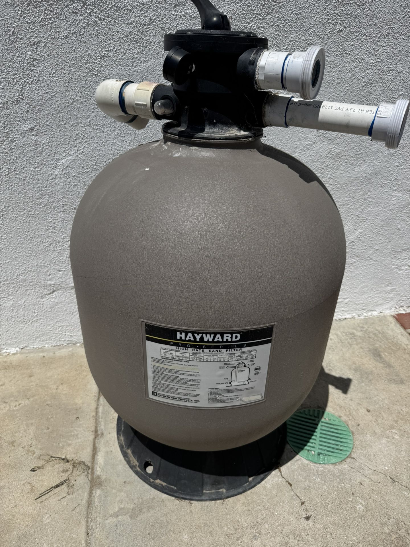 Hayward - S244T Pro Series 24" Pool Sand Filter with 2" Top Mount Multiport Valve
