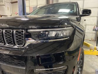 2021 Jeep Grand Cherokee Limited Genuine OEM  Right Passenger Side  Head Light 