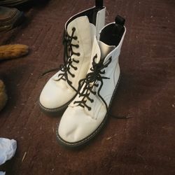 Boots/shoes