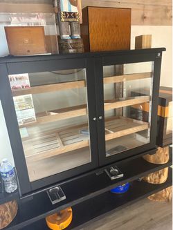 COUNTER HUMIDOR BLACK 2 DOORS 24 CIGARS BOXES