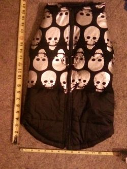Dog Coat W- SKULLS ,12 X 22,