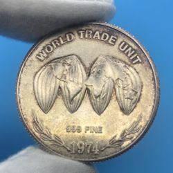 Rare 1974 World Trade Unit 1 Troy Ounce .999 Fine Silver Round  Mint Error