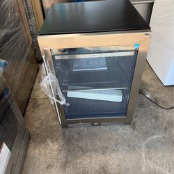 Zephyr Brisas wine cooler 24 inches brand new one receipt for 6 months warranty