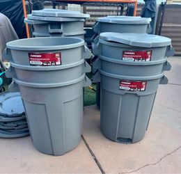 **read DESCRIPTION** Husky 55 Gallon Heavy Duty Outdoor Trash Can with Lids / basureros con tapa