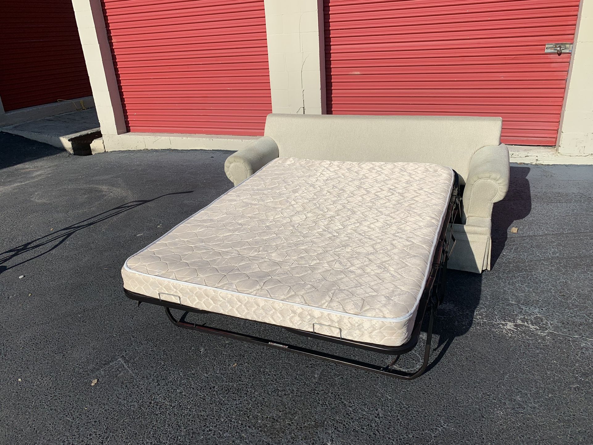 Comfy Nice Pull Out Bed Sofa, Couch 🔥🔥🔥