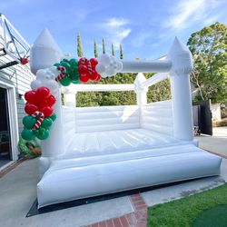 White Jumper / Bounce House / Moon Bounce
