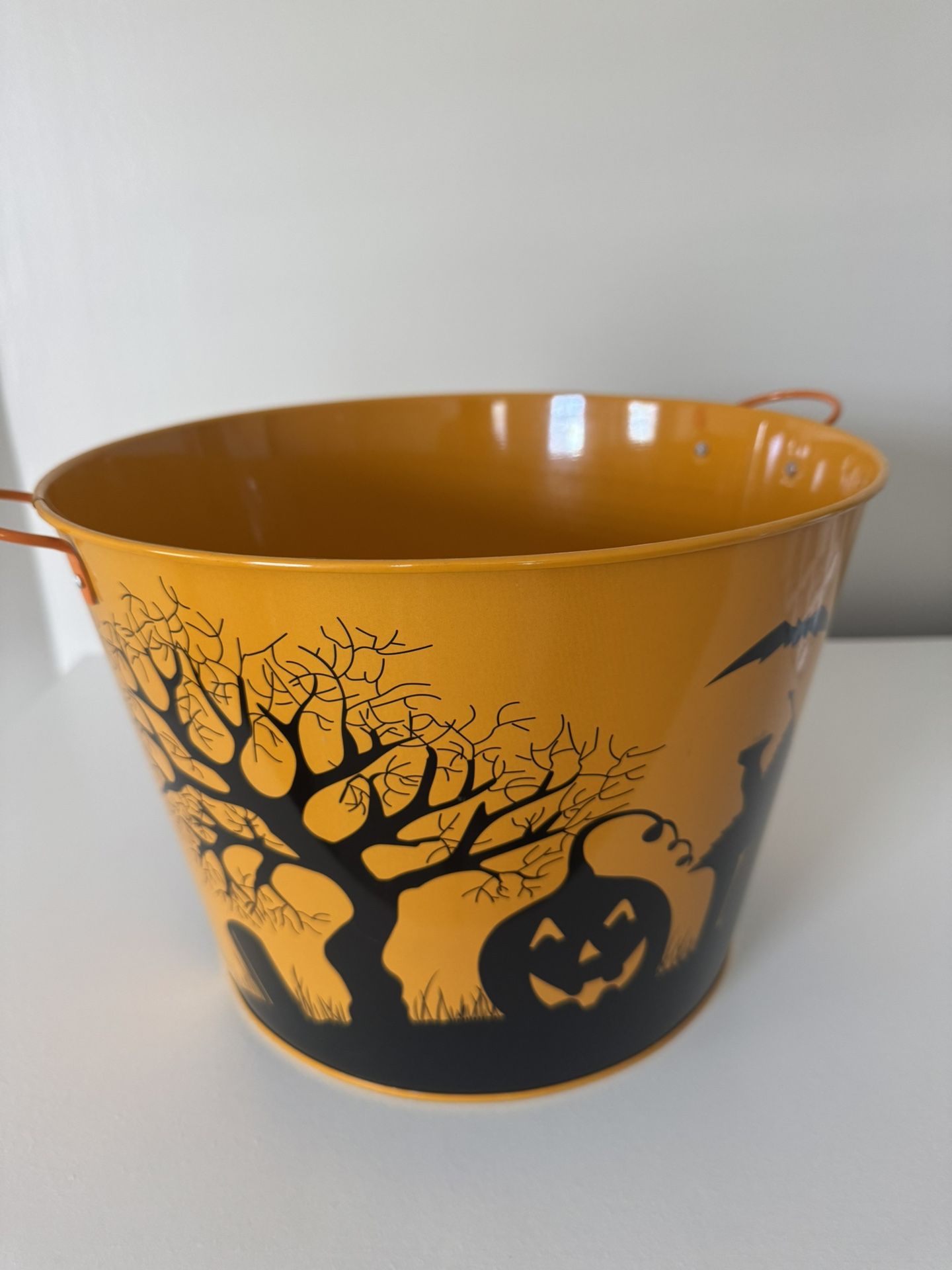 Large Halloween Metal Bucket ~12"