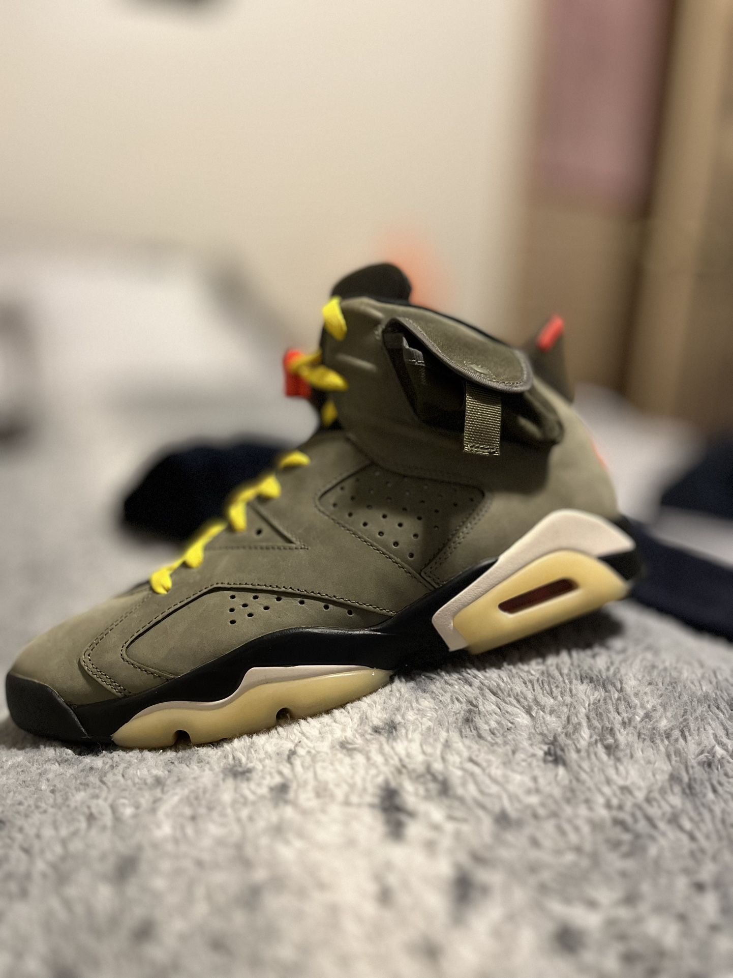 Travis Scott Jordan 6 Olive