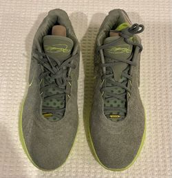 Nike LEBRON XXI   -  size 14 Basketball Shoe