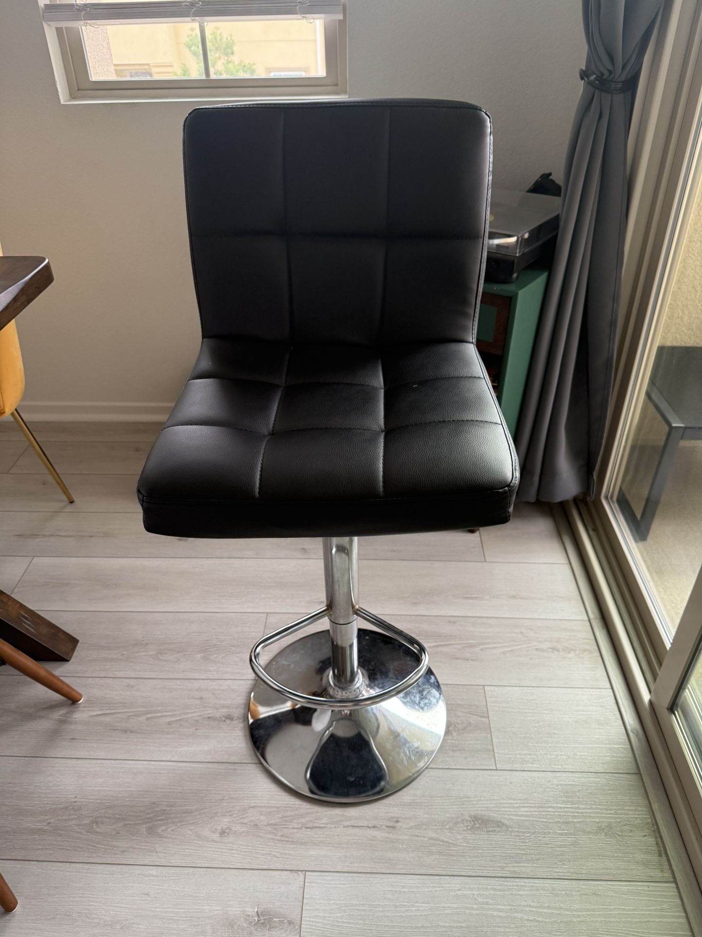 Swivel Bar Stools