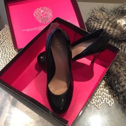 Vince Camuto 71/2 Black Heels