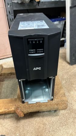 APC Smart-UPS SMT2200C UPS Battery Backup