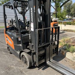 2019 5,000 Lbs Forklift Doosan GC25S9