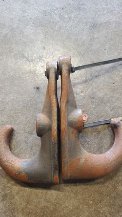 Tow hooks for semi