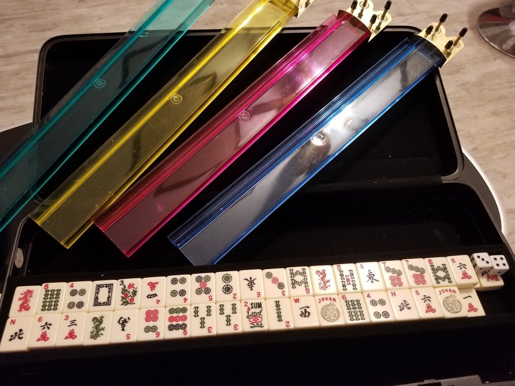 Mah Jongg Set