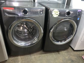 ELECTROLUX front load washer and electric dryer like new conditions with 4 months warranty