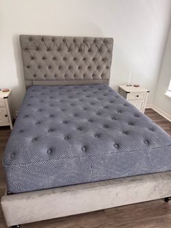 Oueen bed plus mattress like new.