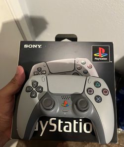 30th Anniversary PlayStation 5 controller