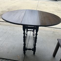 Vintage Round Table With Collapsing Sides