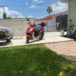 222 Mercedes Scooter 