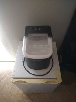 Evini Ice Cube Maker