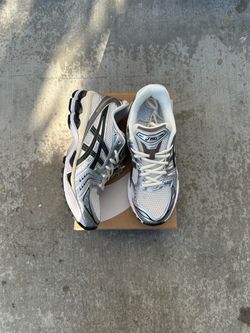 ASICS Gel Kayano 14 (Size 7.5)