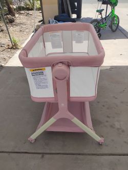 Bassinet with a rocking cradle