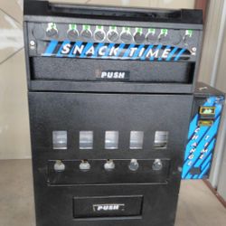 Coke & snack machine

Dundas Vm250 150 Snack Soda Vending Machines In