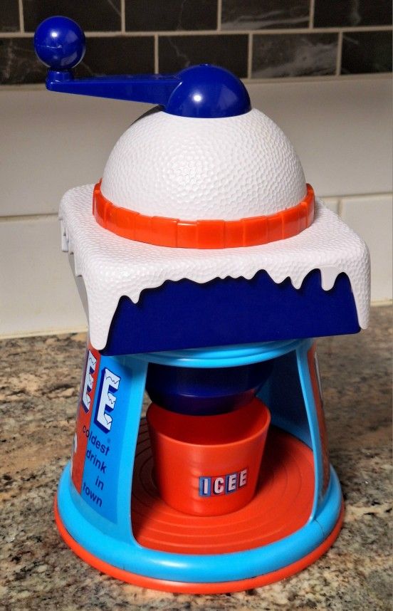 ICEE HAND CRANK SLUSHIE FROZEN DRINK MAKER
