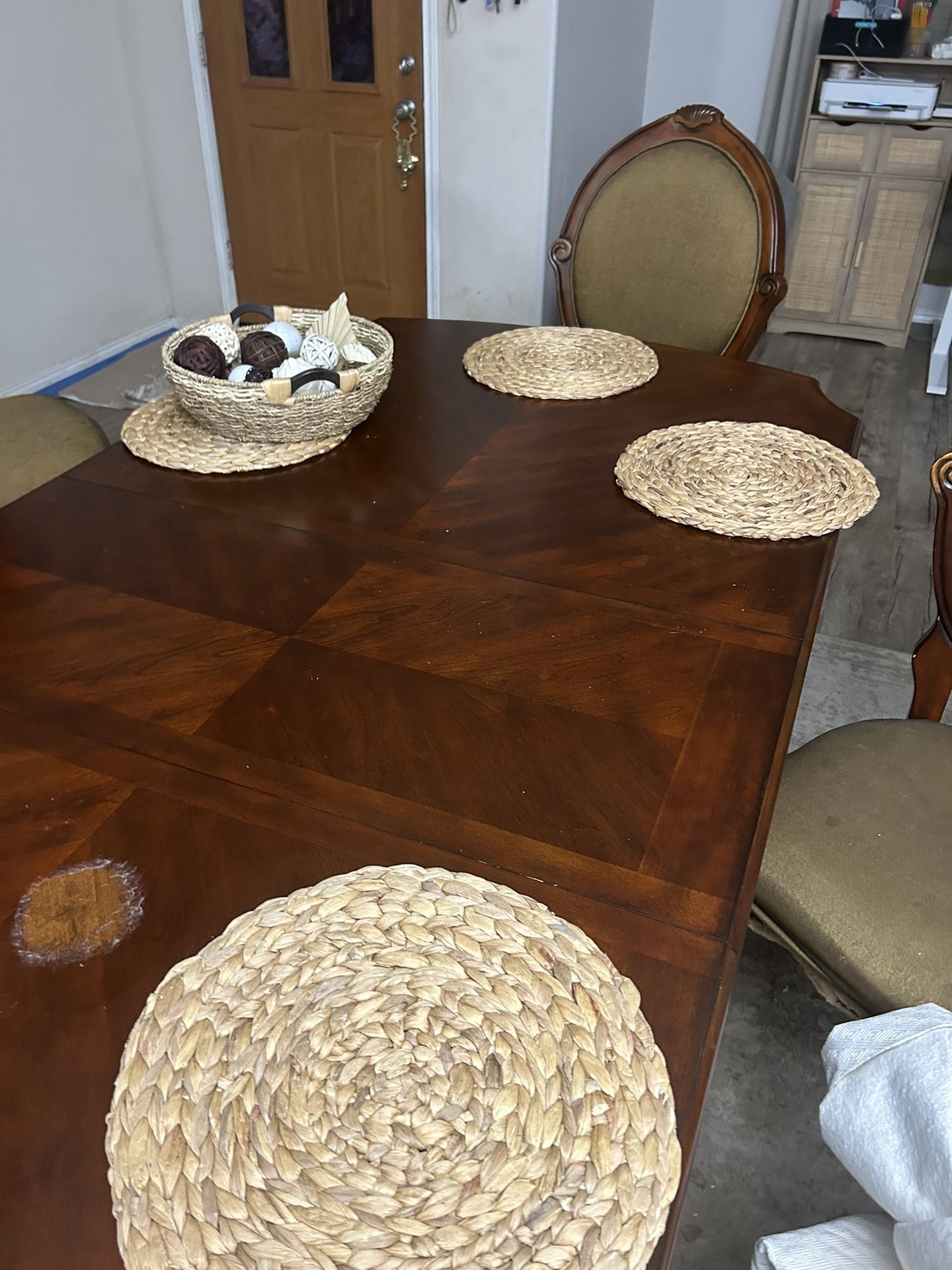 Dinning Room Table And 6 Chairs