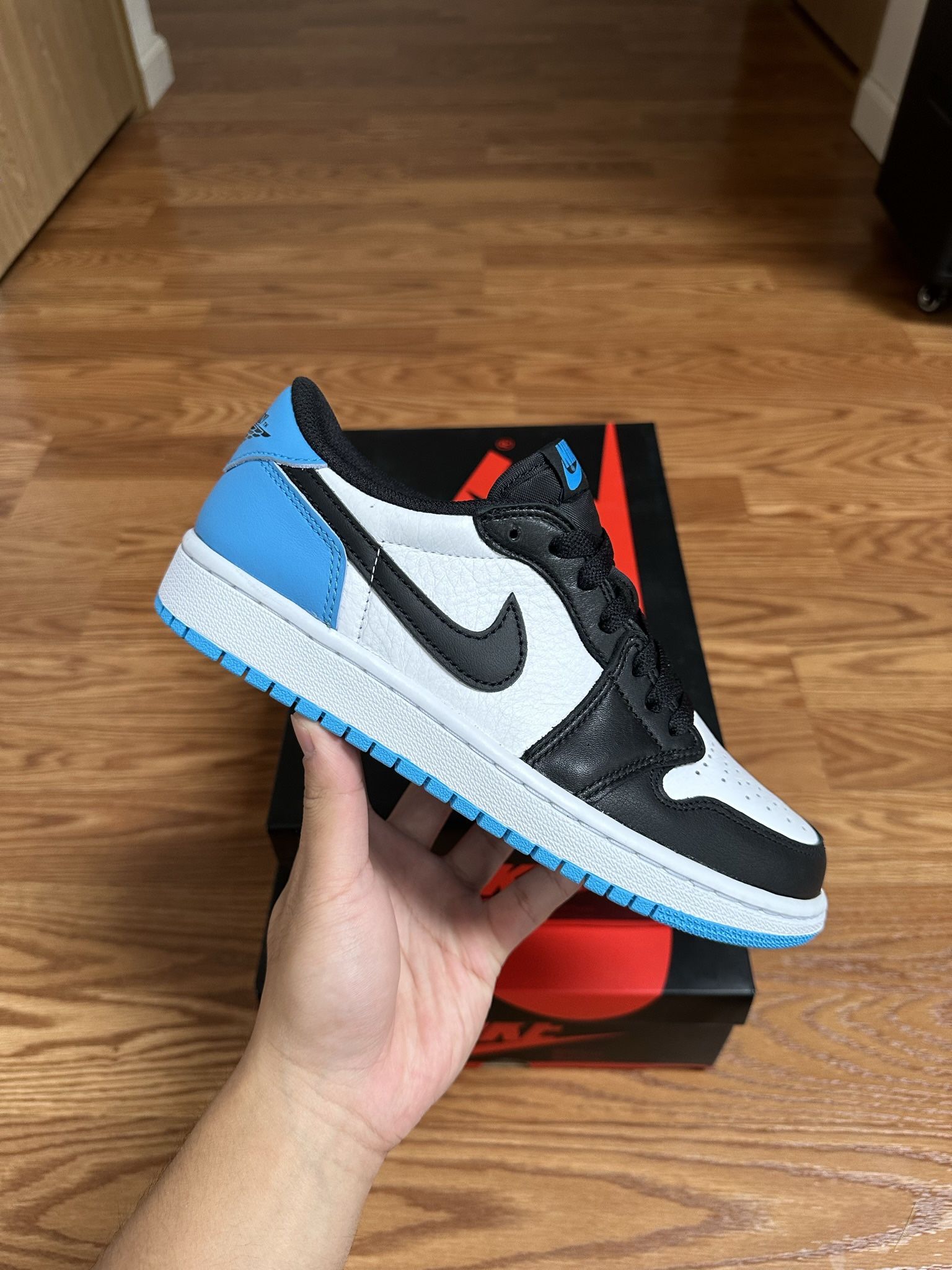 Nike Air Jordan Retro 1 Low Powder Blue Size 5Y & 6Y