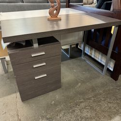 Single Pedestal Desk