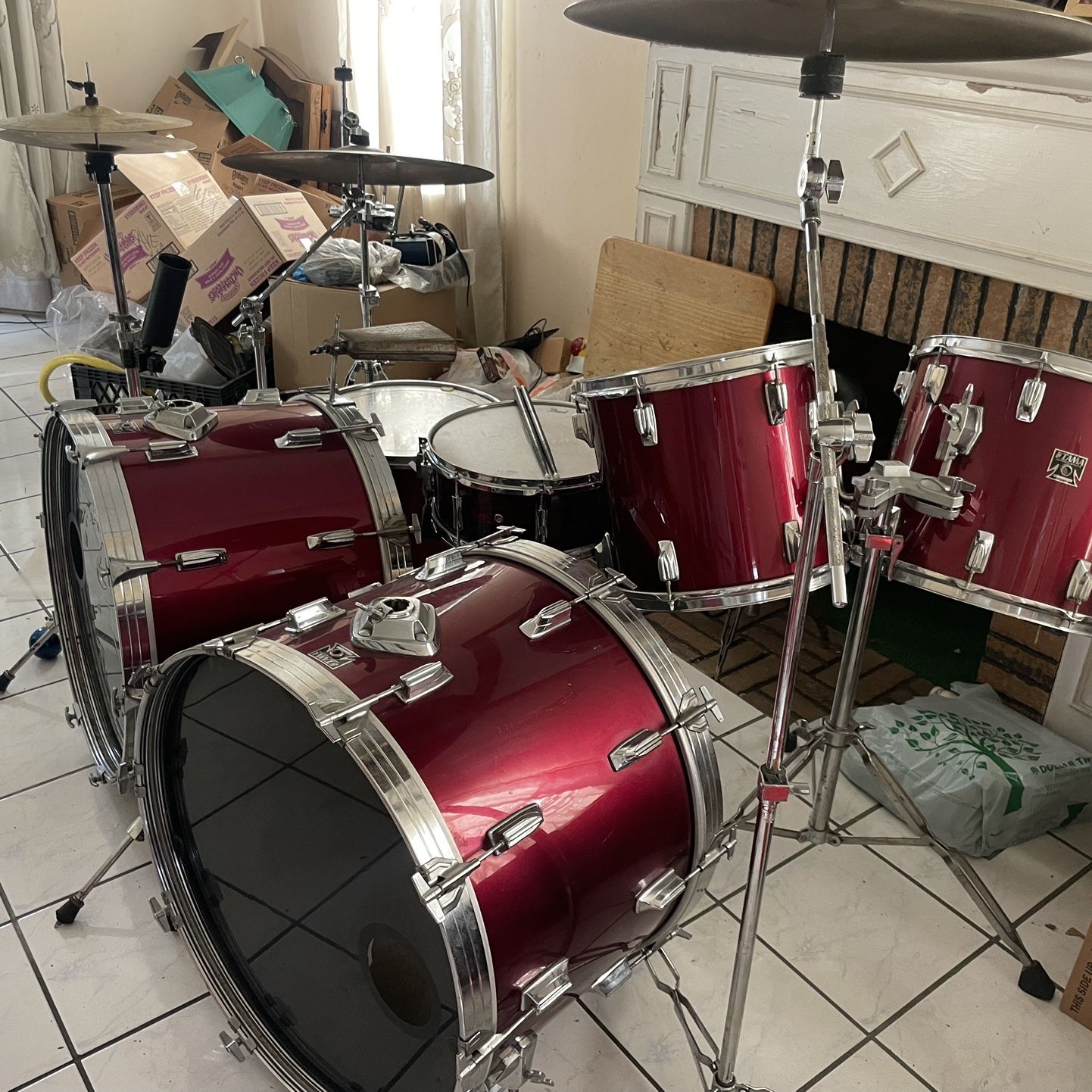 2 Drum sets Tama 1980's Drum set vintage With. old Zildjians (cymbals).